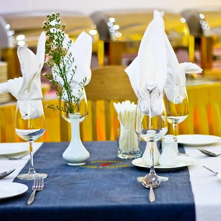 Hotel 7 Mile Yangon Ngoại thất bức ảnh