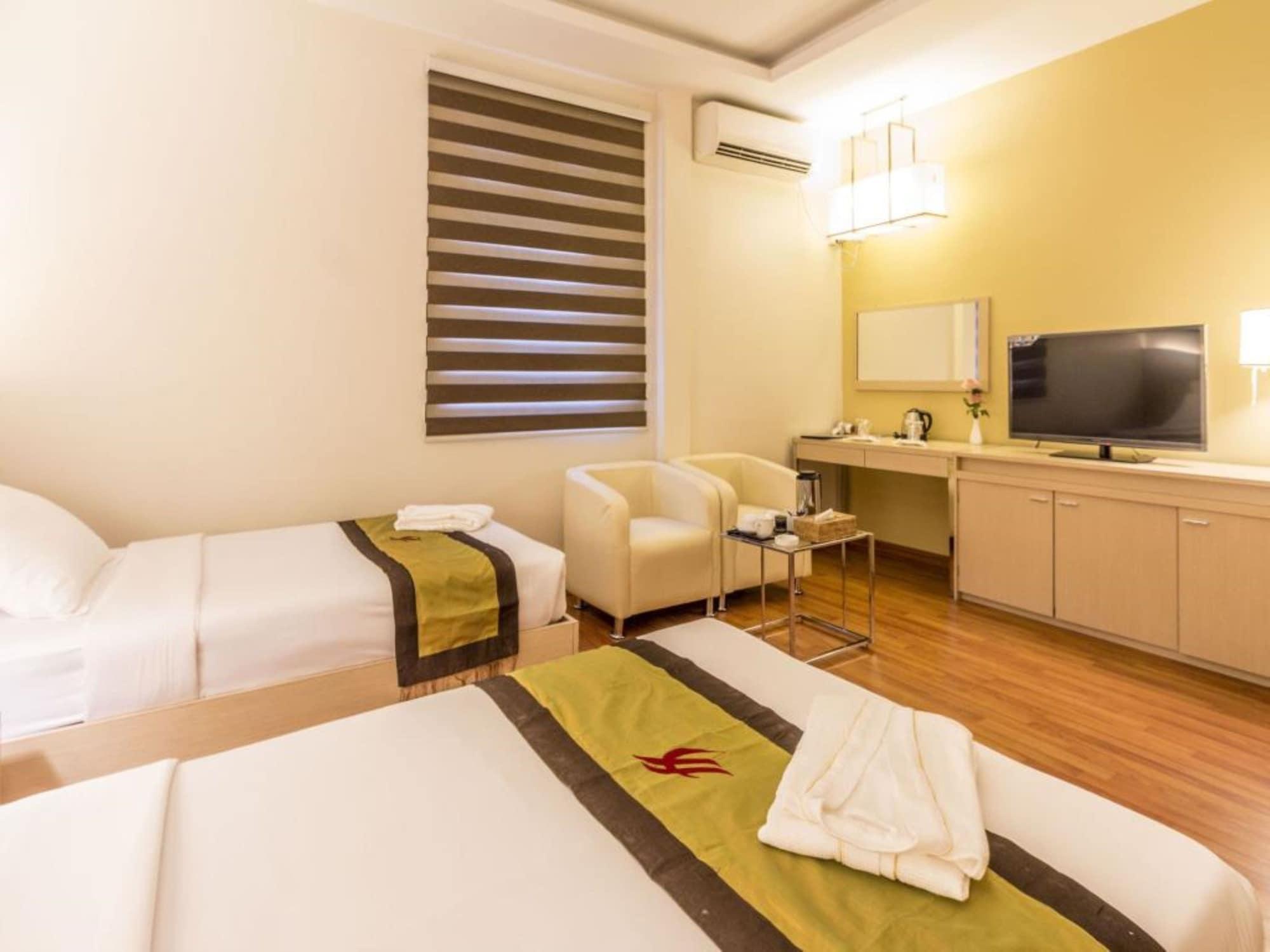 Hotel 7 Mile Yangon Ngoại thất bức ảnh