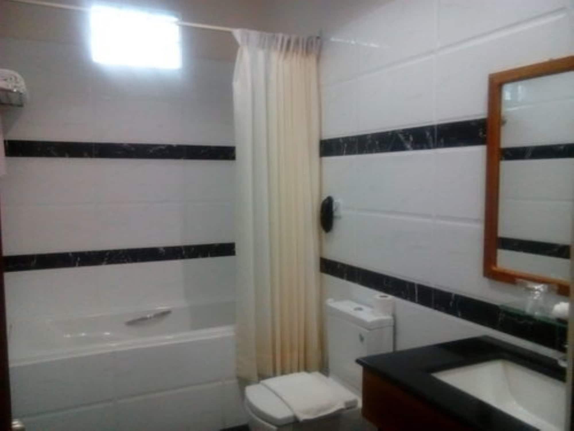 Hotel 7 Mile Yangon Ngoại thất bức ảnh