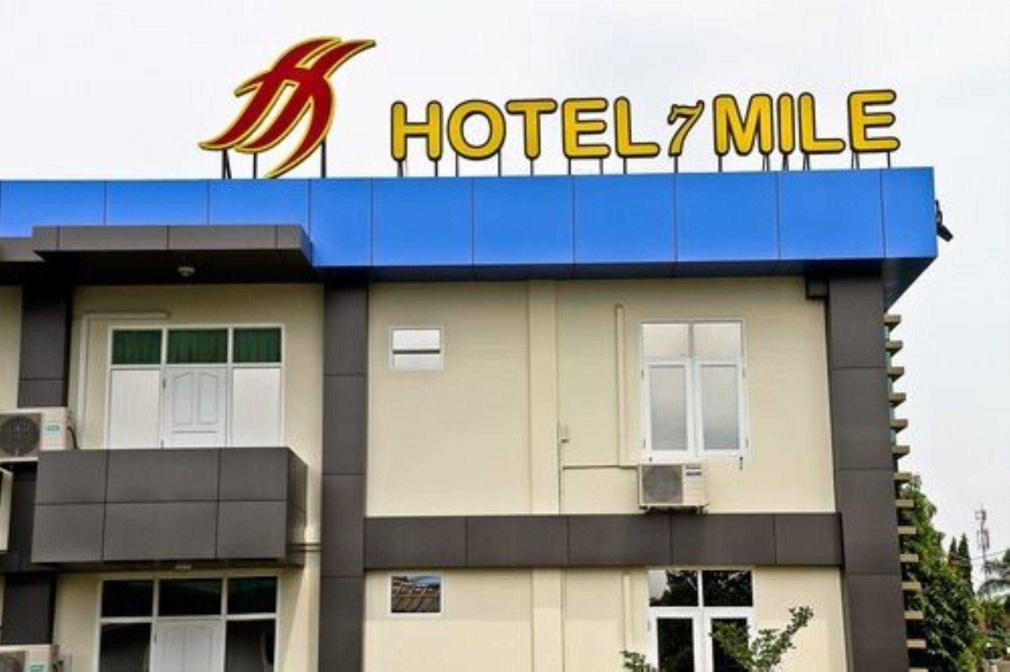 Hotel 7 Mile Yangon Ngoại thất bức ảnh