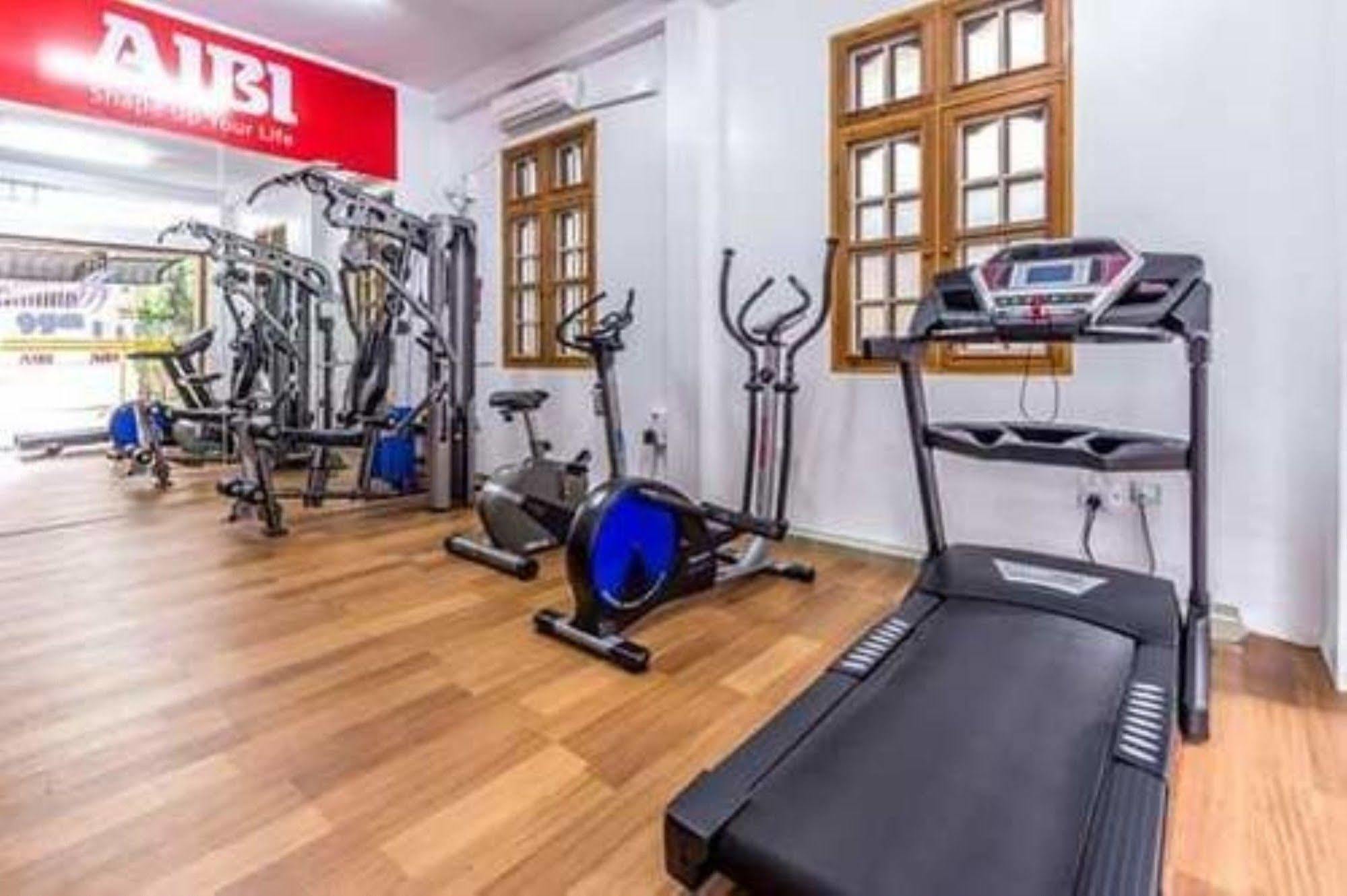 Hotel 7 Mile Yangon Ngoại thất bức ảnh